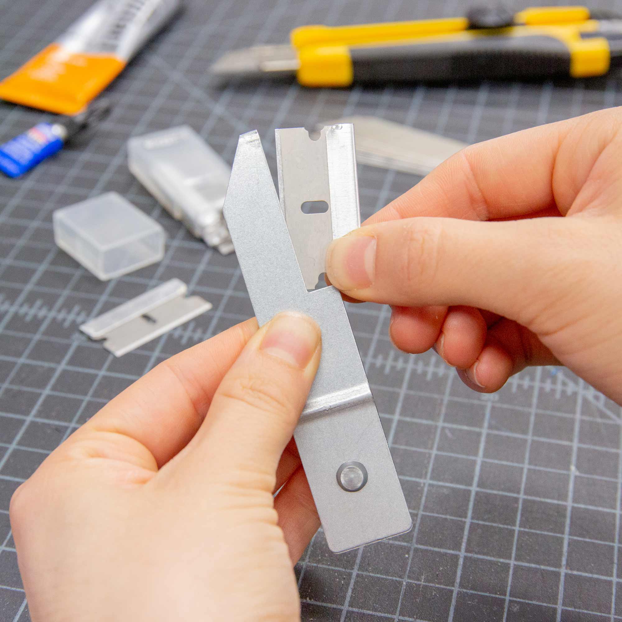 Replacement Razor Blade w/ Tube (8/Tube)