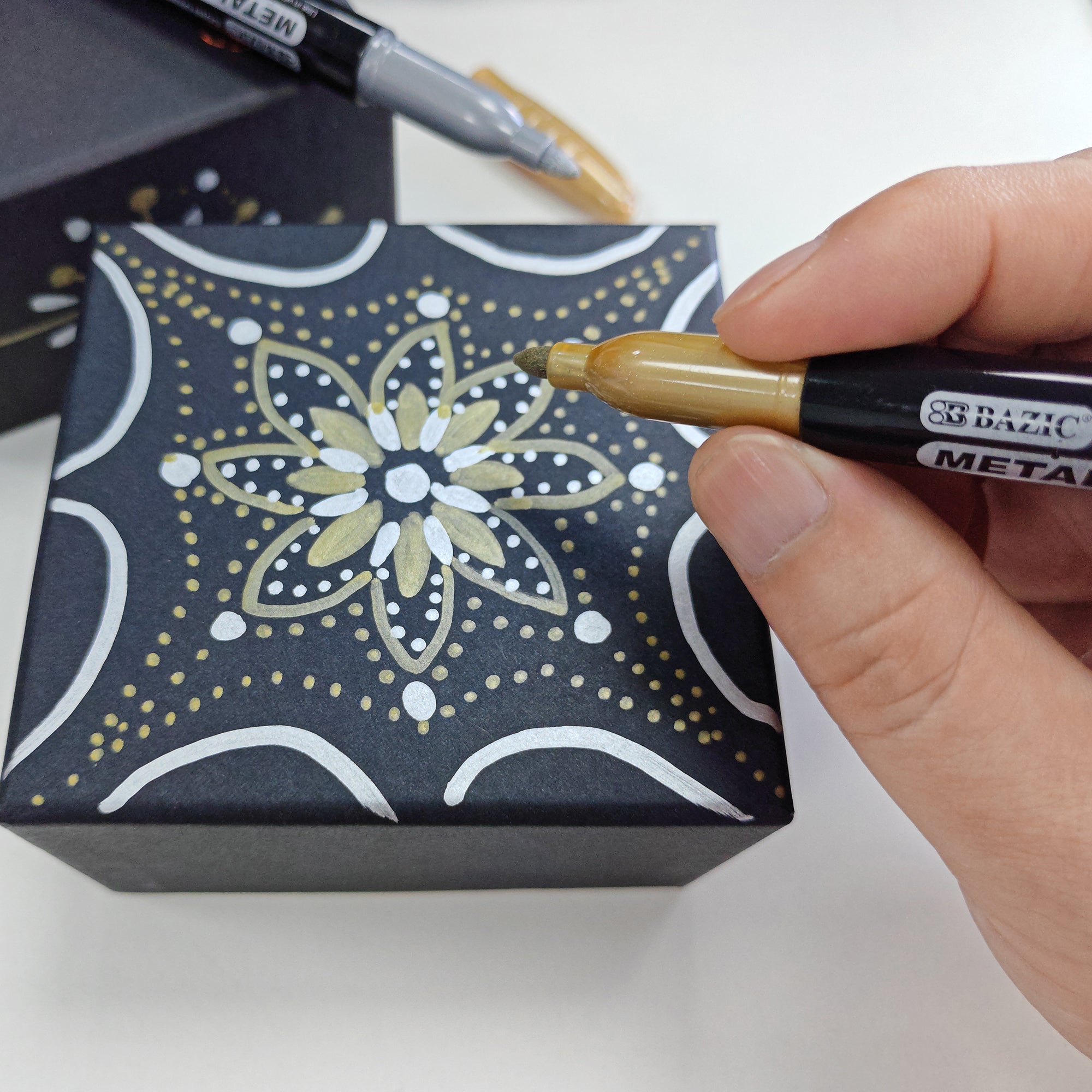 Silver &amp; Gold Metallic Markers (2/Pack)
