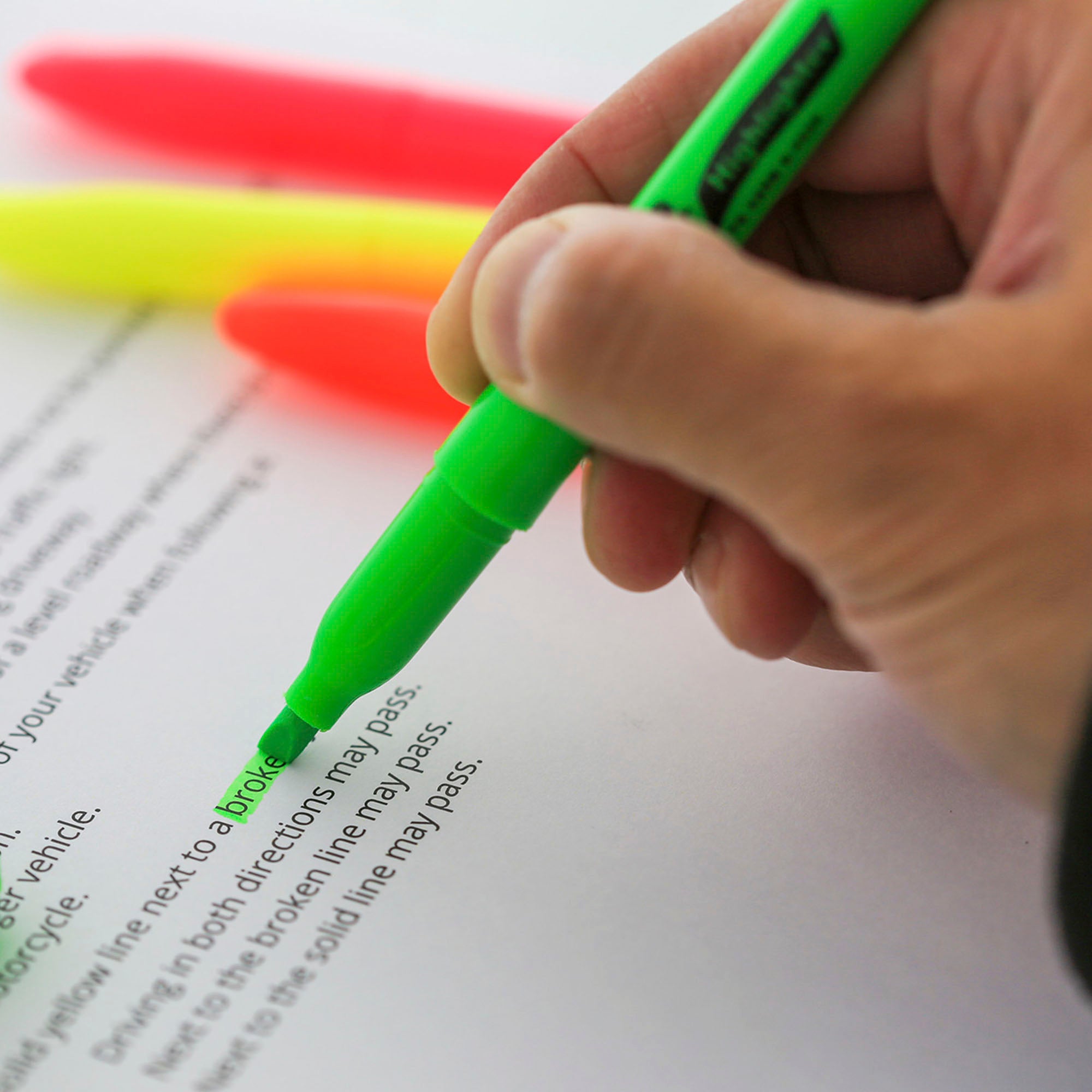 Pen Style Fluorescent Highlighter Asst Color w/ Pocket Clip (5/Pack)
