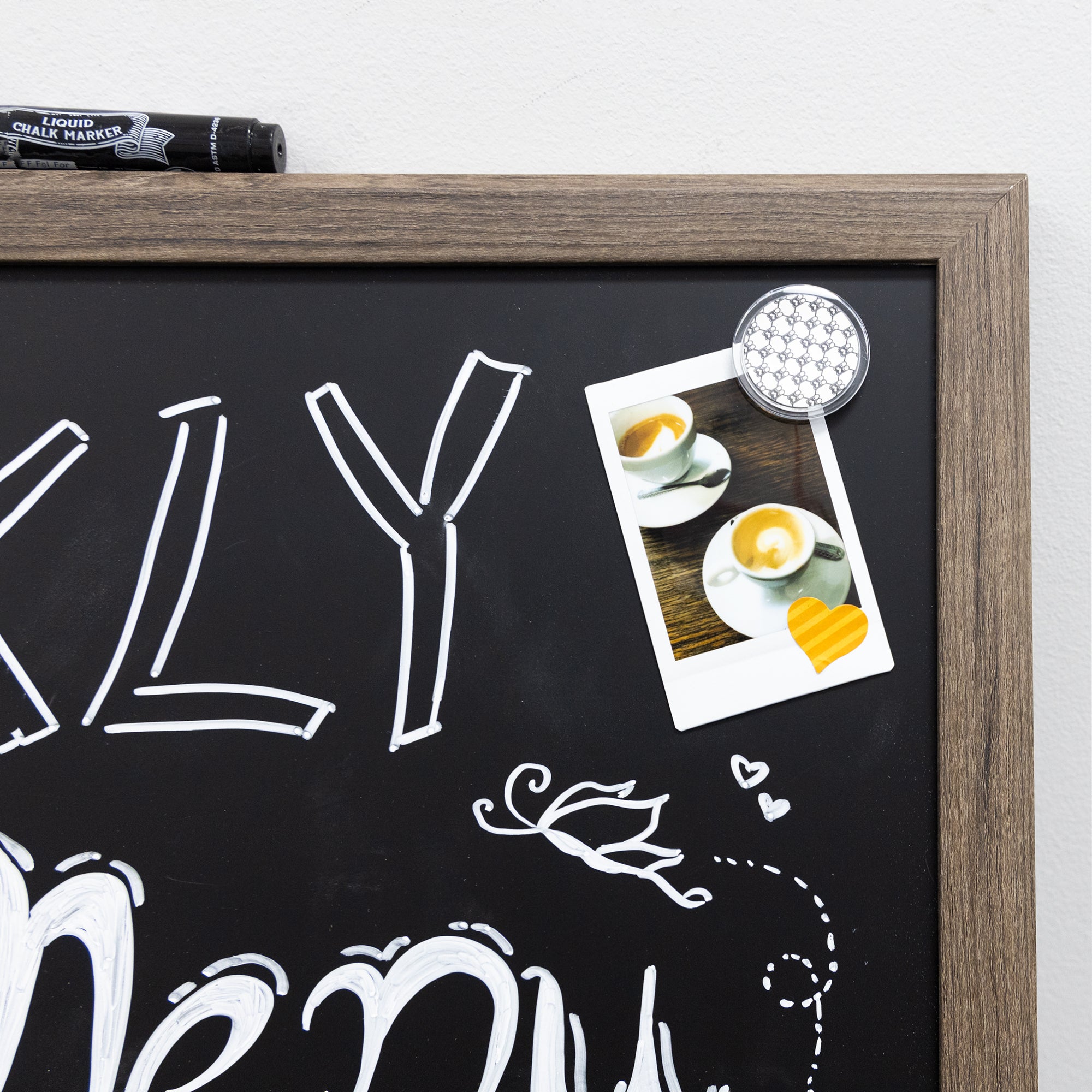Magnetic Chalkboard 20&quot; x 30&quot; w/ Chalk Marker &amp; Magnets