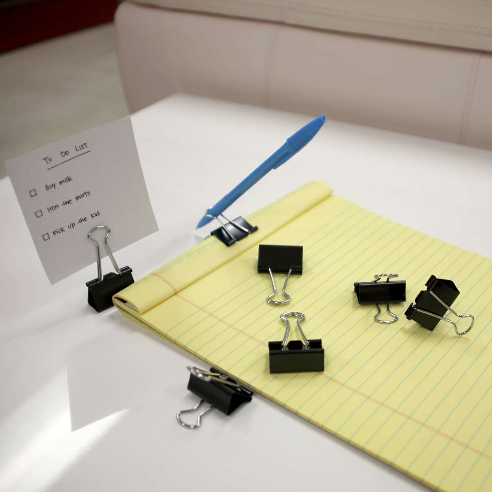 Medium 1 -1/4 (32mm) Black Binder Clip (12/Pack)